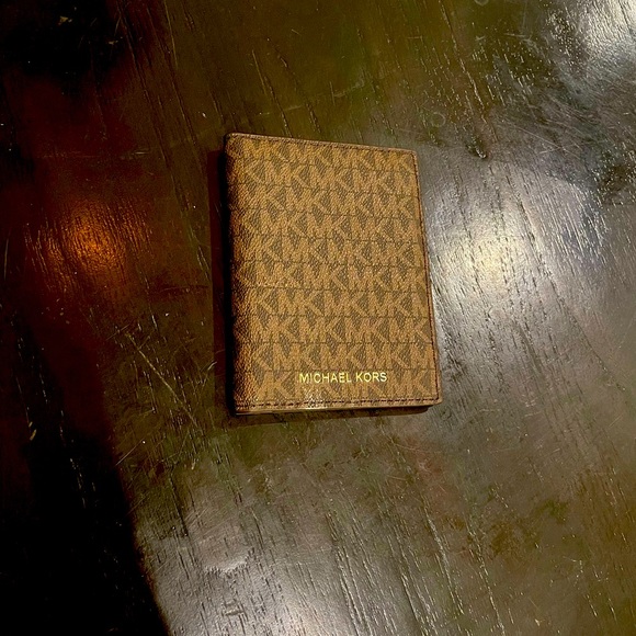 Michael Kors Handbags - Michael Kors foldable wallet